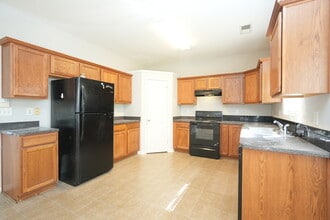 4909 Muskogee Dr in Charlotte, NC - Foto de edificio - Building Photo