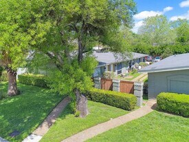 612 W 51st St in Austin, TX - Building Photo