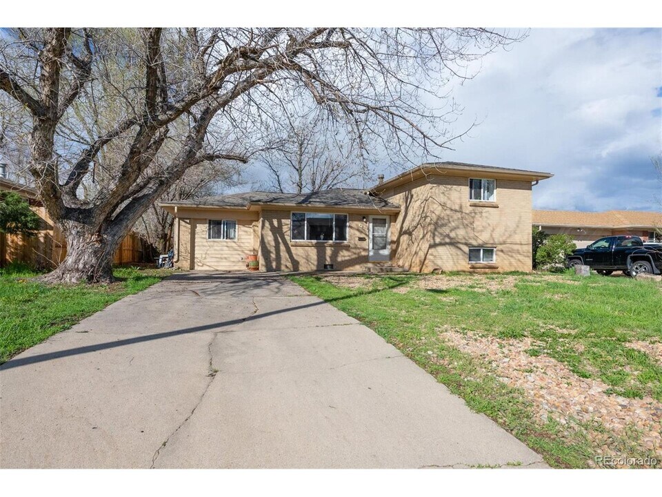 4205 Moorhead Ave in Boulder, CO - Building Photo