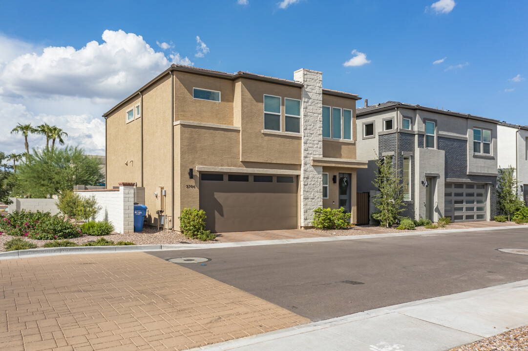 Arcadia Citrus Court in Phoenix, AZ - Building Photo