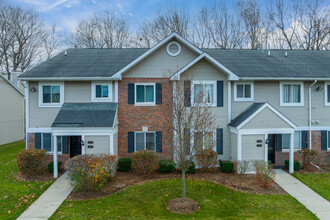 Orchard Creek Village in Farmington Hills, MI - Building Photo - Building Photo