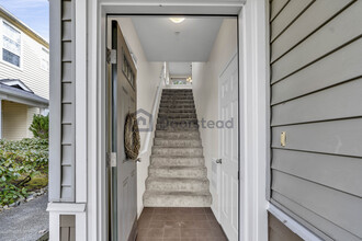 1855 Trossachs Blvd SE, Unit 503 in Sammamish, WA - Foto de edificio - Building Photo