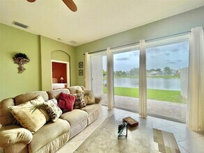 137 Canterbury Pl, Unit 2_325 in Royal Palm Beach, FL - Building Photo - Building Photo