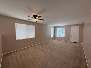6337 Katrina Pl in Palmdale, CA - Building Photo - Building Photo