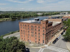 155 S River St, Unit 3B in Troy, NY - Foto de edificio - Building Photo