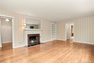 501 Lambert Rd in Orange, CT - Building Photo - Building Photo