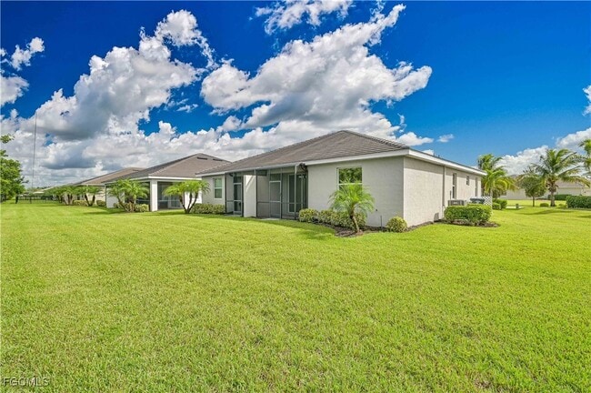 4316 Lemongrass Dr in Ft. Myers, FL - Building Photo - Building Photo