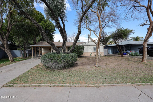 1120 E Palo Verde Dr in Phoenix, AZ - Building Photo - Building Photo