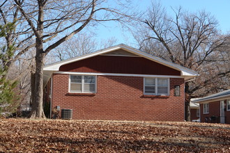 540-550 S Roosevelt in Wichita, KS - Building Photo - Building Photo