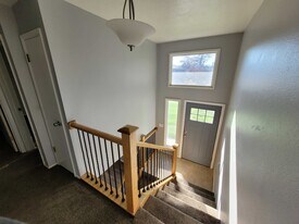 8255 Ivy Dr in Midvale, UT - Building Photo