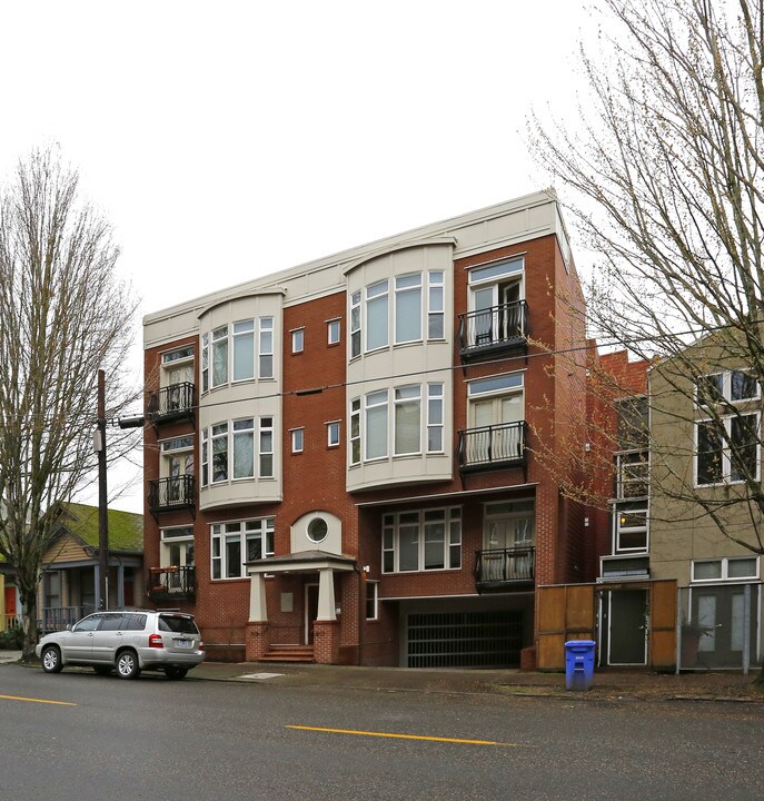 Thurman House in Portland, OR - Building Photo