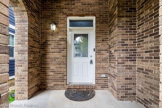 3833 Forester Blvd in Auburn Hills, MI - Building Photo - Building Photo