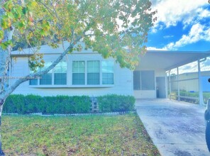 3930-3930 Country Pl in Winter Haven, FL - Foto de edificio - Building Photo