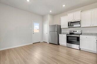 8208 Burnt Orchid Dr in Houston, TX - Building Photo - Building Photo