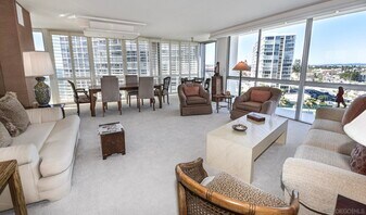 1750 Avenida Del Mundo in Coronado, CA - Building Photo