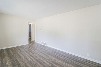 3009 S Glenn Ave in Wichita, KS - Building Photo - Building Photo