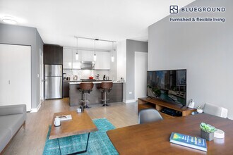 201 N Garland Ct in Chicago, IL - Building Photo - Building Photo