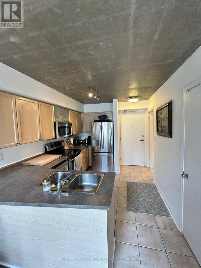 1029 King St W in Toronto, ON - Building Photo - Building Photo