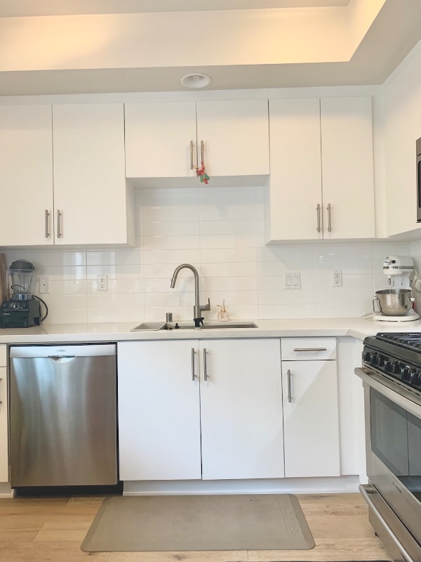2924 Rowena Ave in Los Angeles, CA - Building Photo - Building Photo