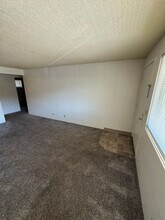 gollc1 in Springfield, OR - Building Photo - Interior Photo