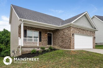 6103 Port Antonio Rd in Louisville, KY - Building Photo - Building Photo