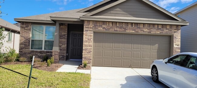 property at 1714 Cormorant Cres