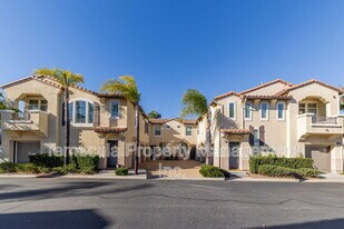 39271 Flamingo Bay in Murrieta, CA - Building Photo