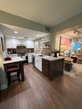 1000 Guadalupe St in Kerrville, TX - Building Photo - Building Photo