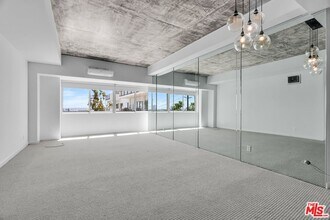 1155 N La Cienega Blvd in West Hollywood, CA - Building Photo - Building Photo