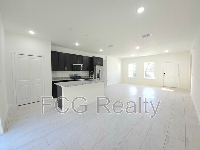 1829 W Corrine St in Citrus Springs, FL - Building Photo - Building Photo