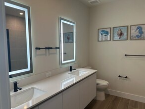 1422 Wanderlust Ln in Clermont, FL - Foto de edificio - Building Photo