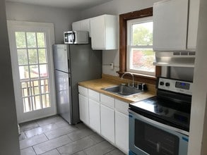 24 Hamilton Ave, Unit B in Frederick, MD - Foto de edificio - Building Photo