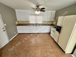 4500 N Brighton Ave in Kansas City, MO - Building Photo - Building Photo