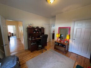 13 Capron St, Unit 1 in Uxbridge, MA - Building Photo - Building Photo