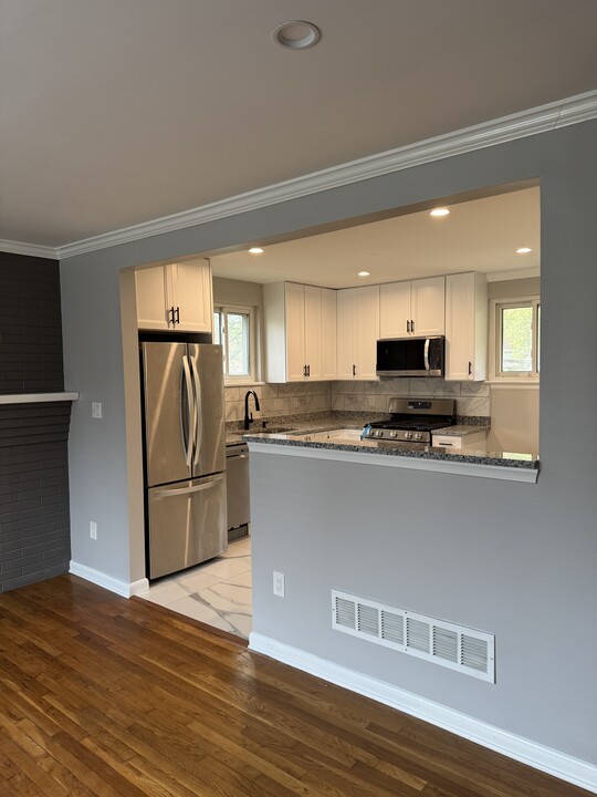 8113 D'Arcy Rd in District Heights, MD - Building Photo