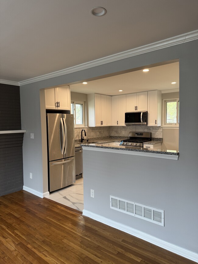 property at 8113 D'Arcy Rd