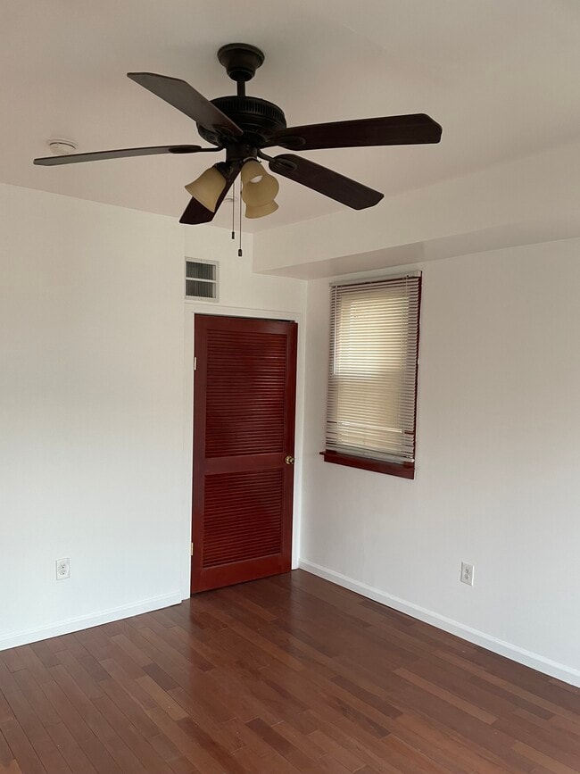 2541 Grays Ferry Ave, Unit 2 in Philadelphia, PA - Building Photo - Building Photo