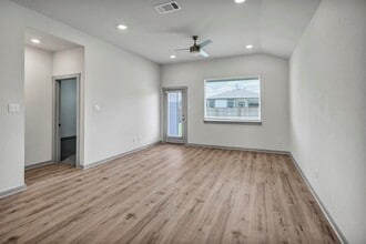 108 Windsor Blvd in San Marcos, TX - Building Photo - Building Photo