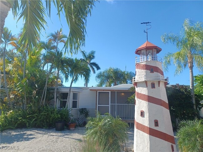 5577 Meadowlark Ln in Bokeelia, FL - Building Photo - Building Photo