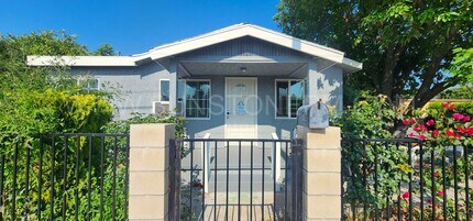 1178 S Park Ave in Pomona, CA - Building Photo - Building Photo
