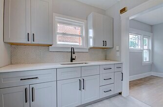 1280 Warren Rd in Lakewood, OH - Building Photo - Building Photo
