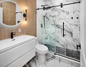 395 Kingston Ct in West New York, NJ - Building Photo - Building Photo