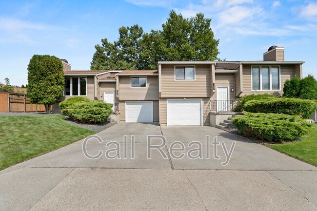 1308 N Van Marter Rd