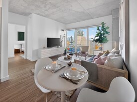 167 N Desplaines St, Unit 611 in Chicago, IL - Building Photo