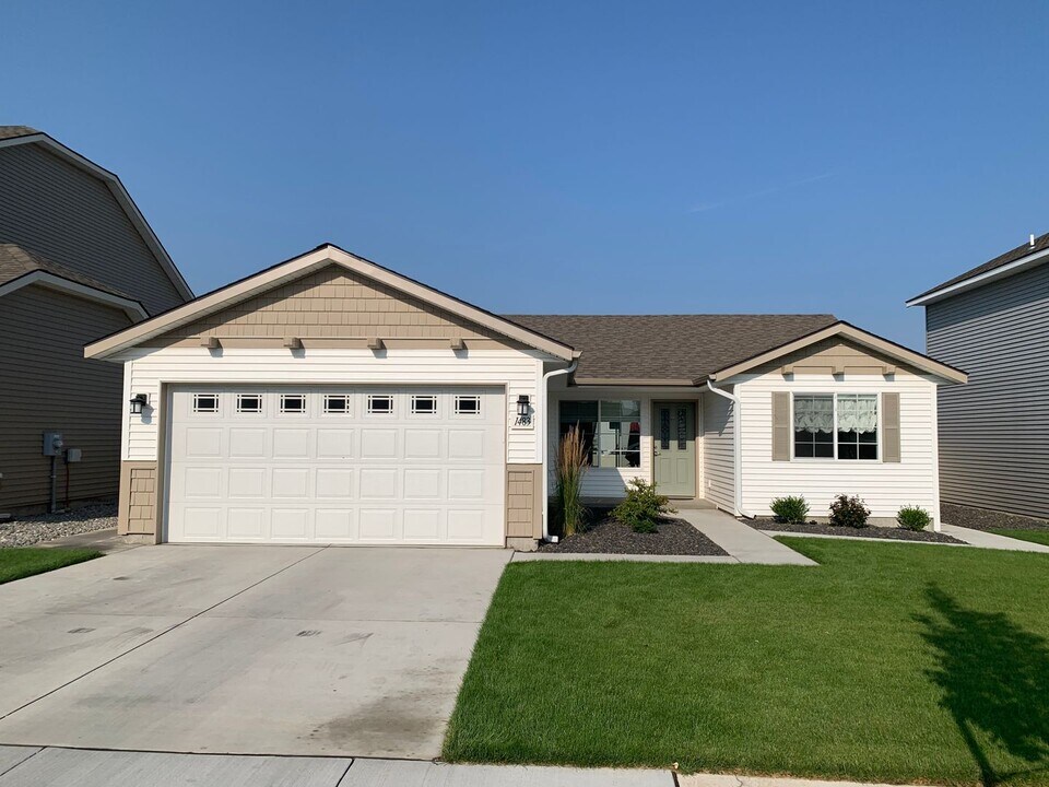 1483 Touchet Dr in Post Falls, ID - Building Photo