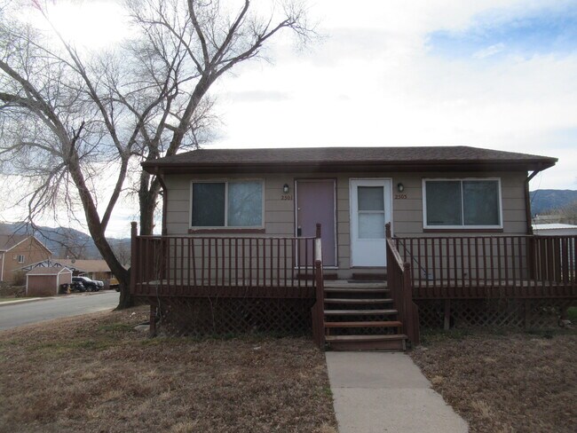 2501 W Willamette Ave in Colorado Springs, CO - Building Photo - Building Photo