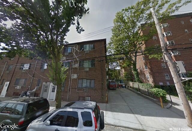 43-68 Robinson St in Flushing, NY - Building Photo