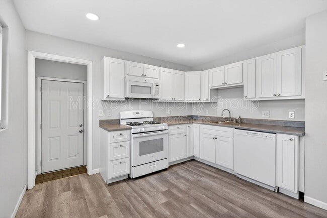 1540 Aspen Dr in Florissant, MO - Building Photo - Building Photo