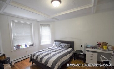 73 Thatcher St in Brookline, MA - Building Photo - Building Photo