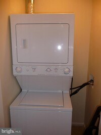 661 N 33rd St photo'